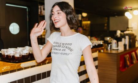 สวย น่ารัก สดใส! Gracie Abrams เซอร์วิสแฟนๆ เอเชียตะวันออกเฉียงใต้ แถลงข่าวที่สิงคโปร์ อุ่นเครื่องก่อนเจอชาวไทย 19 เม.ย. นี้