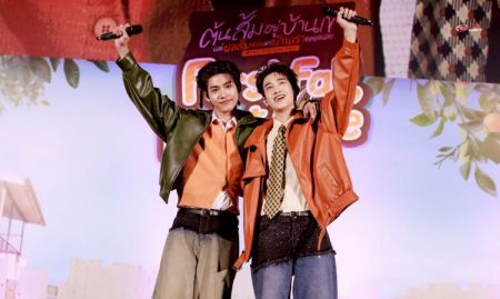 ประมวลภาพ แอลม่อน-โปรเกรส พาแฟนๆ ทุกคนย้อนสู่วัยมัธยมยุค 90s ที่แสนหวาน