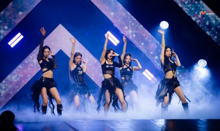 ประมวลภาพค่ำคืนแห่งความทรงจำของ ITZY และมิดจีไทย ในวันที่หัวใจส่องสว่างไปพร้อมกัน